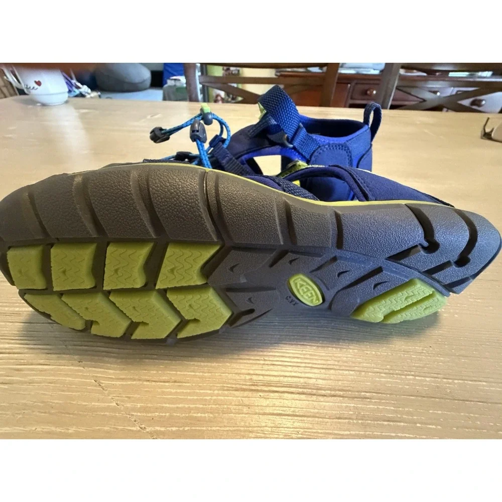 Keen Waterproof Blue Sandal Sneakers Boy's Size 6